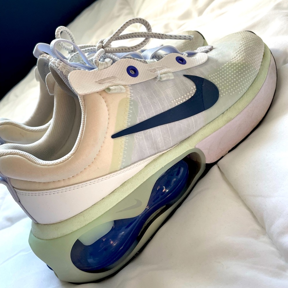 Women’s Nike Air Max 2021